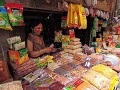Kathmandu - Asan - Nootjes en gedroogd fruit insla