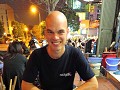 Hanoi - Streetfood - Veel te kleine tafeltjes - ge