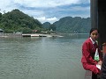 Krabi : meisje op ferry naar Ko Lanta