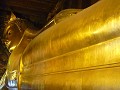 P1100678 De liggende Boedha van Wat Pho is zo lang
