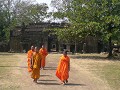 Monniken aan de Wat Nokor (Kompong Cham)