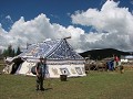 de eerste ruiters hebben hun tenten opgeslagen nab