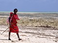 Masai verkopen prularia aan de toeristen