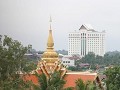 Zicht op Vientiane gezien vanboven op Patuxai!