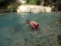 zwemmen in de waterval van erawan national park