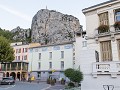 Fr-Sp22-03 -28-Castellane, en de kapel Dame du Roc