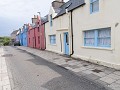 Sc-Sh23-04 -61-Scalloway, vrolijk gekleurde huisje