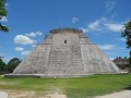 Uxmal - Piramide van de Waarzegger