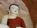 In een van de 2000 tempels van Bagan