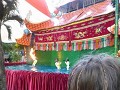 op de feria werd een klein waterpoppentheater opge