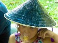 Jenna met de enige echt zwarte vietnamese hoed ter