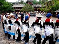 China-Yunnan: Lijiang, Naxi-vrouwtjes zijn bijzond