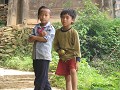 China-Guizhou: Basha: jongetjes krijgen voor het e