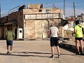 Hebron - jogging met mitraillette op de rug