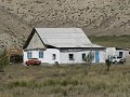 24 typisch kyrgizisch huisje - lada - gedroogde pa