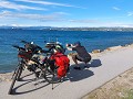 Aan de kust, squatten voor de beste foto