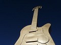 De fameuze grote Golden Guitar,symbool voor al wat