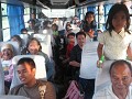Een overvolle bus en de start van een lange rit ri