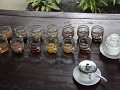 Proeven van de vele soorten koffie en thee.