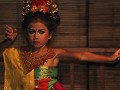 Indonesische dans, meisje van misschien 10j. Prach