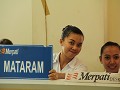 De levende intercom van luchthaven Denpasar.