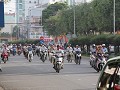 Verkeer in Saigon. Vijf miljoen brommerkes zoeken 