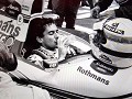 SAMEN MET DE LIJKKIST VAN AYERTON SENNA.