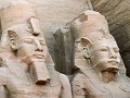RAMSES II ... LINKS IN BEELD.