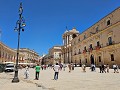 DE PRACHTIGE PIAZZA DUOMO VAN SYRACUSA.