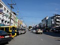 1 VAN DE HOOFDSTRATEN VAN KRABI.