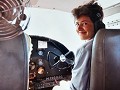 LEEN WAS CO-PILOOT TIJDENS EEN HELICOPTER-VLUCHT.