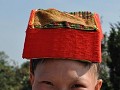 NOG EEN MA'AN DAO DIE HAAR HOOFDDOEK AFGENOMEN HEE
