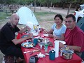 Ontbijten op de camping met 1e-kleuterklasgenoot F