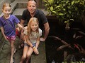 De ingang naar onze kamer wordt bewaakt door stoer