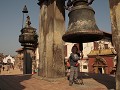Bhaktapur is werelderfgoed. Zie je de gouden poort
