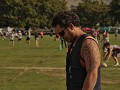 Man met Maori-tattoo aan het supporteren