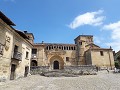 Romeins kerkje, klooster in hetzelfde stadje foto 