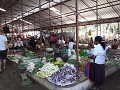 Kleurrijke markt, gelukkig enkel groente, fruit en