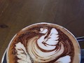 Coffee art in Chang Mai. Zalige cappuccino.