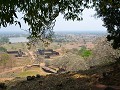 Een zicht van bovenaan het Khmer complex. 