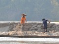 Baggerwerken aan de Mekong.