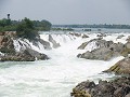 Deze machtige Khone Pha Pheng watervallen stortten