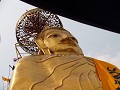 de 33 meter hoge boeddha, vlakbij 30-House
