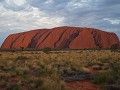 Uluru bij zonsondergang
