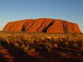 18.35uur De Uluru kleurt stillekesaan rood....