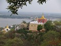 we bezoeken verschillende tempels op Sagaing Hill